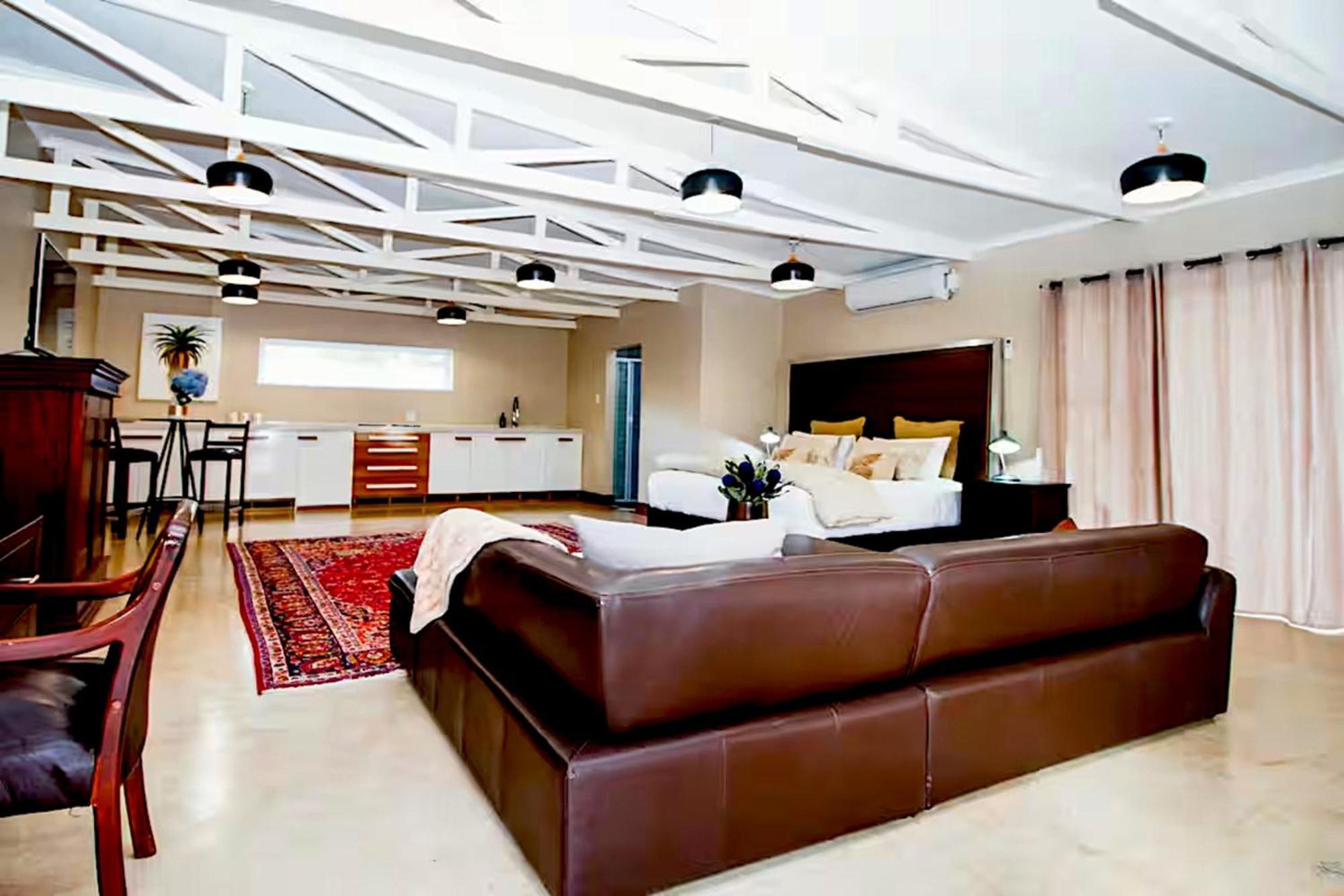 Munro Suites Port Elizabeth Exterior photo